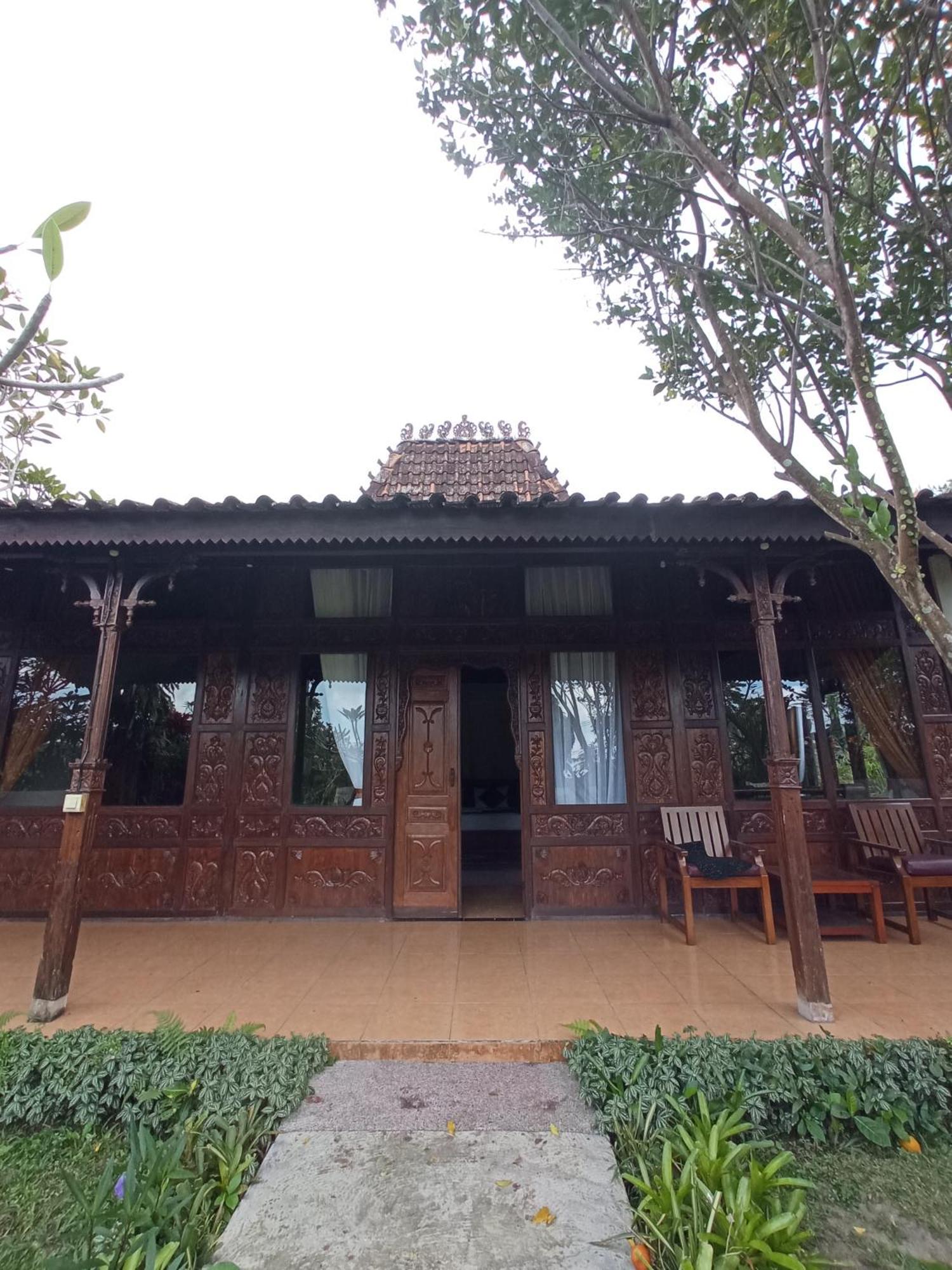 Kampoeng Joglo Abangan Ubud Hotel Exterior photo