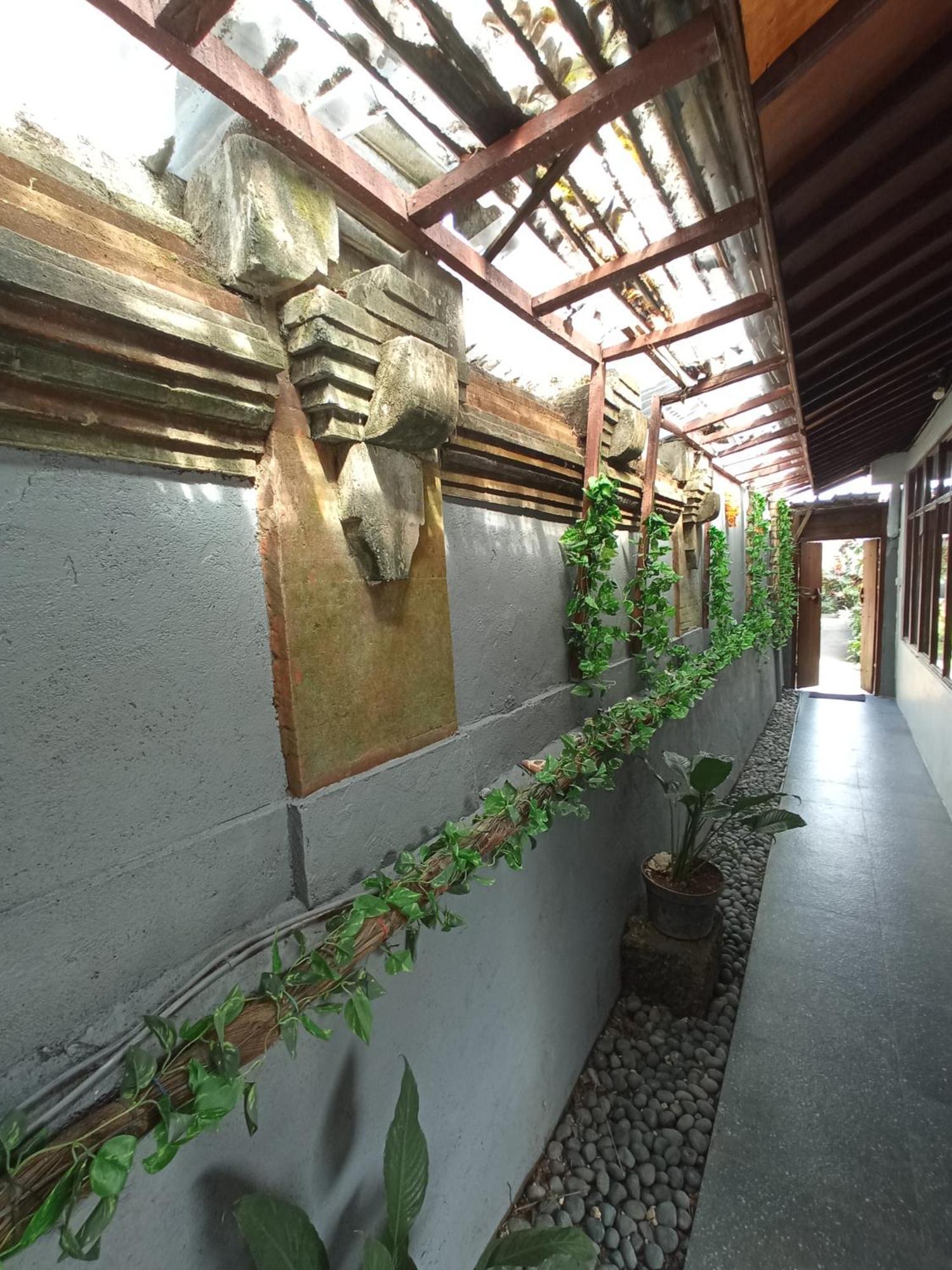 Kampoeng Joglo Abangan Ubud Hotel Exterior photo