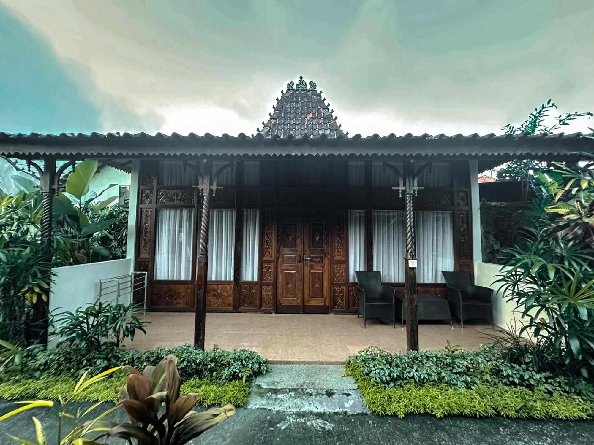 Kampoeng Joglo Abangan Ubud Hotel Exterior photo